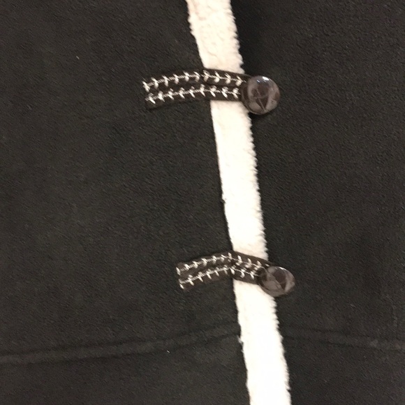 Hooded jacket with faux fur lining - Picture 2 of 7